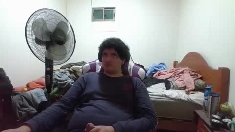 Snapshot of papitowilly999 chatting on December 17, 2025, 2:28 am Papito online show from December 17, 2025, 2:28 am