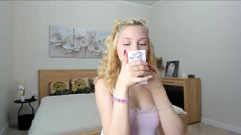 Melena online show from November 18, 2025, 8:52 am