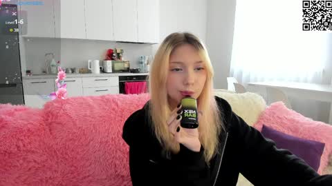 Melena online show from March 28, 2026, 1:38 am