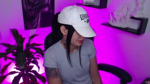 Paris D angelo online show from February 25, 2025, 12:47 am