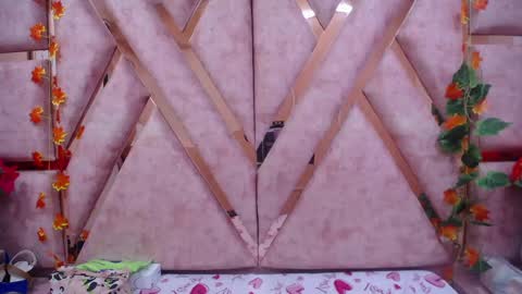 Snapshot of paris_petit chatting on September 10, 2025, 8:31 pm paris petit online show from September 10, 2025, 8:31 pm
