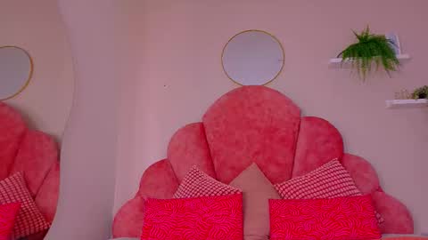 PARIS online show from February 2, 2026, 7:45 pm