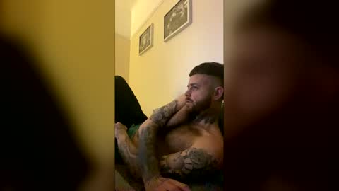 parkertom525 online show from April 22, 2026, 11:50 pm