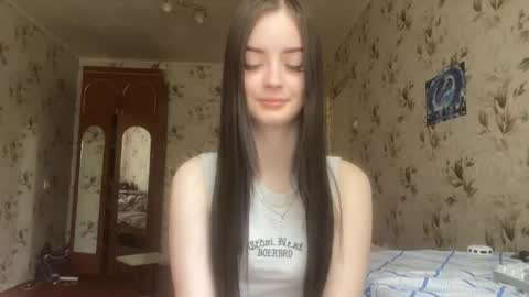 Milana online show from May 12, 2026, 4:53 am
