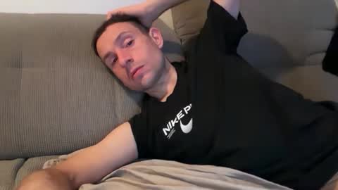 Pasito online show from March 10, 2026, 4:28 am