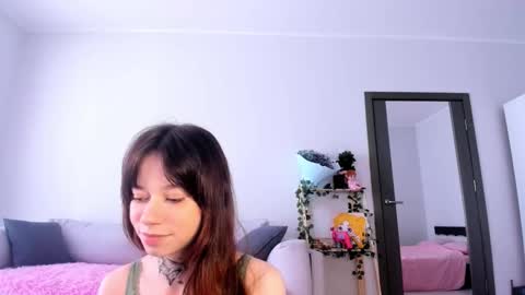 Snapshot of passionate_isabella chatting on October 2, 2025, 3:02 am Bella online show from October 2, 2025, 3:02 am