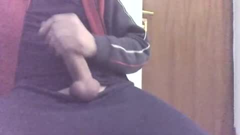 Snapshot of patatini784 chatting on December 22, 2024, 9:31 pm patatini784 online show from December 22, 2024, 9:31 pm