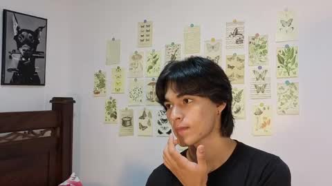 patri_ck_villa online show from April 15, 2026, 10:43 pm