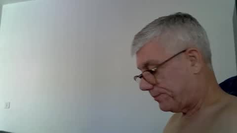 Snapshot of patrick5275 chatting on September 17, 2025, 10:06 am patrick5275 online show from September 17, 2025, 10:06 am
