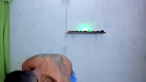 EDUAR Independent model online show from November 27, 2025, 4:31 pm