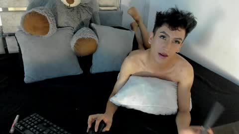 patrik online show from April 7, 2026, 2:01 am