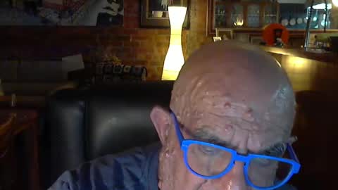 Snapshot of patvac chatting on December 7, 2024, 2:13 pm patvac online show from December 7, 2024, 2:13 pm
