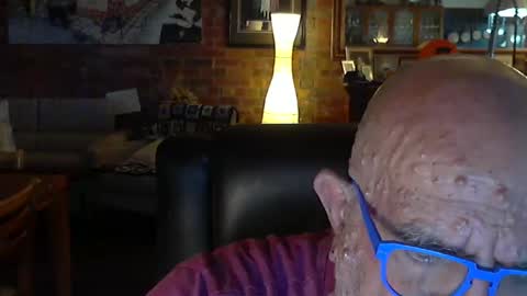 Snapshot of patvac chatting on December 8, 2024, 1:58 pm patvac online show from December 8, 2024, 1:58 pm