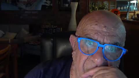 Snapshot of patvac chatting on December 24, 2024, 12:33 pm patvac online show from December 24, 2024, 12:33 pm