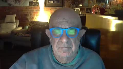 Snapshot of patvac chatting on April 24, 2026, 2:52 pm patvac online show from April 24, 2026, 2:52 pm