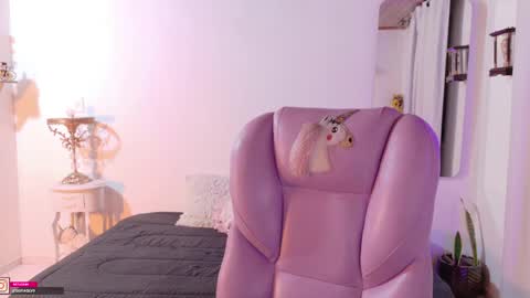 Sofa online show from May 28, 2026, 4:54 am