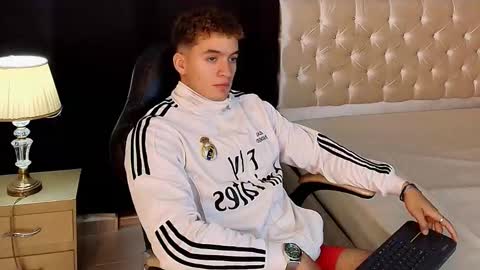 Snapshot of paul_george212 chatting on March 9, 2026, 3:05 pm Paull George online show from March 9, 2026, 3:05 pm