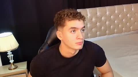 Snapshot of paul_george212 chatting on March 10, 2026, 3:39 pm Paull George online show from March 10, 2026, 3:39 pm