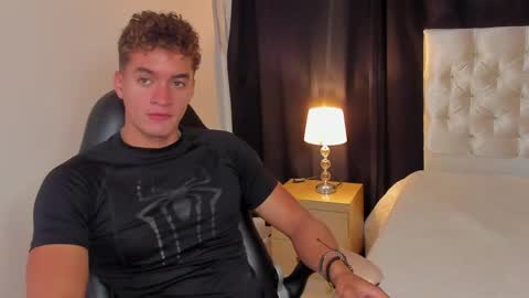 Snapshot of paul_george212 chatting on April 6, 2026, 2:29 pm Paull George online show from April 6, 2026, 2:29 pm