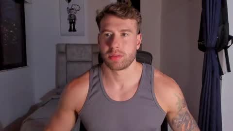 PAUL ROGER online show from February 14, 2025, 11:31 pm