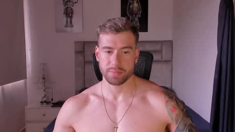 PAUL ROGER online show from October 18, 2025, 5:03 pm