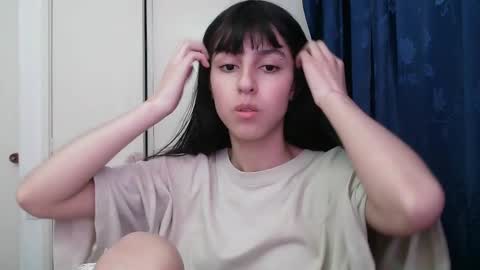 Snapshot of paulainblue chatting on December 3, 2024, 4:14 am   online show from December 3, 2024, 4:14 am