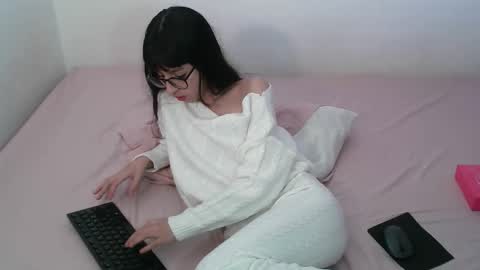 Snapshot of paulainblue chatting on October 26, 2025, 2:17 am   online show from October 26, 2025, 2:17 am