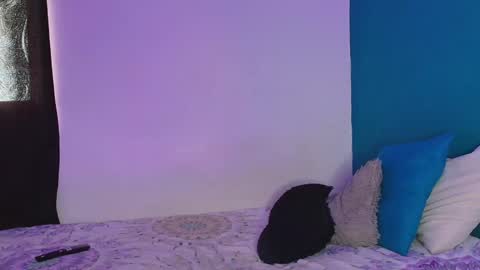 Paulina online show from December 18, 2025, 1:06 pm