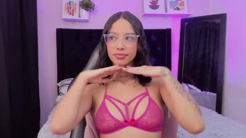 PAULINA  online show from April 10, 2026, 8:46 pm