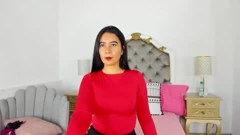 paulina lux online show from February 11, 2026, 8:03 pm