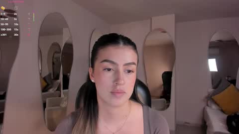 Paulina Santos  online show from September 11, 2025, 7:14 pm