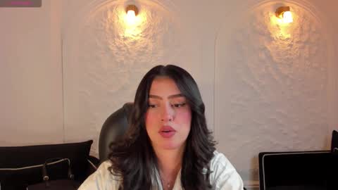 Paulina Santos  online show from October 20, 2025, 7:25 pm