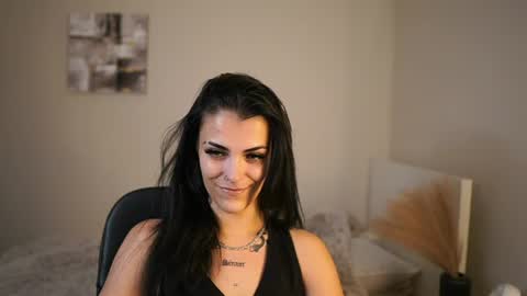 Snapshot of pauline_2005 chatting on June 14, 2026, 1:13 pm Pauline online show from June 14, 2026, 1:13 pm
