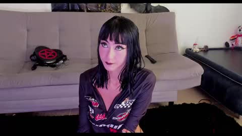 Snapshot of pauline_rouge chatting on October 4, 2025, 9:46 pm Pauline online show from October 4, 2025, 9:46 pm