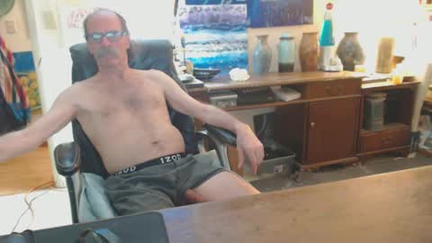 Snapshot of paulleroy chatting on January 25, 2025, 4:45 am paulleroy online show from January 25, 2025, 4:45 am