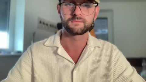 love bush online show from September 12, 2025, 4:18 pm