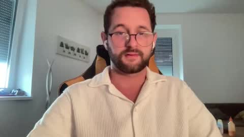 love bush online show from September 29, 2025, 4:01 pm