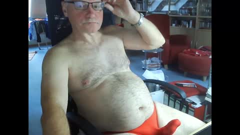 Snapshot of pavlovsdog2006 chatting on December 9, 2024, 9:06 am Pavlov aka Peter online show from December 9, 2024, 9:06 am