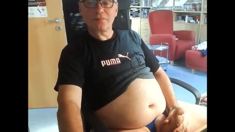 Snapshot of pavlovsdog2006 chatting on November 10, 2025, 8:35 am Pavlov aka Peter online show from November 10, 2025, 8:35 am