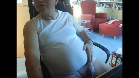 Snapshot of pavlovsdog2006 chatting on February 9, 2026, 9:46 am Pavlov aka Peter online show from February 9, 2026, 9:46 am