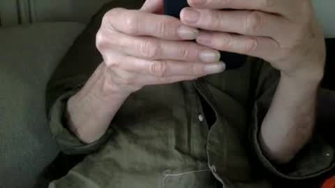 pea23 online show from April 26, 2026, 3:42 pm