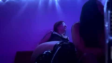 peachesandcream01 online show from December 4, 2025, 2:21 am