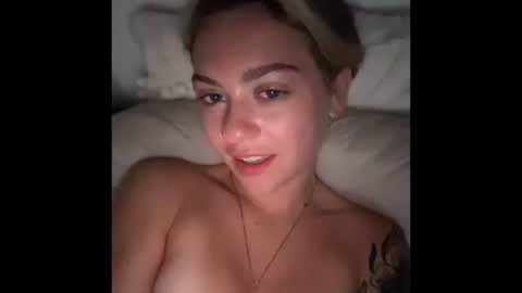 peachesncreampiezz online show from July 18, 2026, 4:49 am