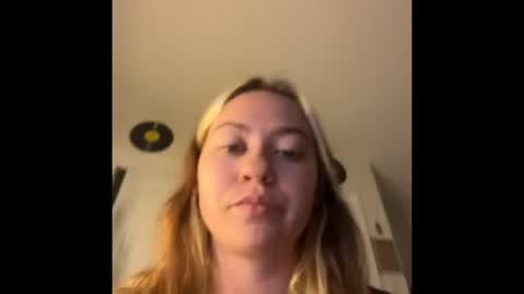 peachesncreampiezz online show from July 20, 2026, 11:51 pm