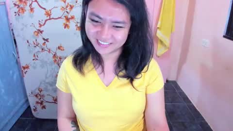 Snapshot of peachperfect_ chatting on February 25, 2026, 9:02 pm I dont demand tokens for as long as youre not requesting anything but that doesnt mean I dont need tokens.. I dont do free online show from February 25, 2026, 9:02 pm