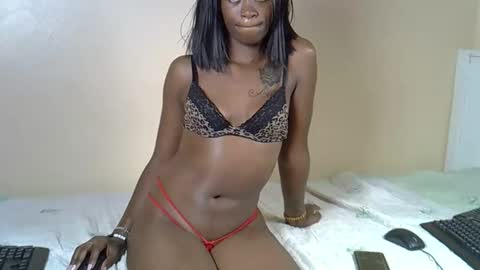 Snapshot of peachy_petite chatting on March 12, 2026, 12:06 am Peachy online show from March 12, 2026, 12:06 am