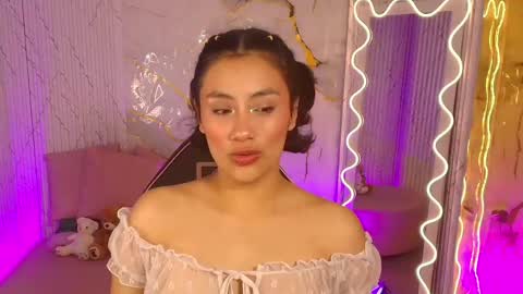 Snapshot of peachy_tay chatting on April 19, 2026, 11:53 am peachy_tay online show from April 19, 2026, 11:53 am