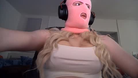 peachydemi online show from June 8, 2026, 10:21 pm