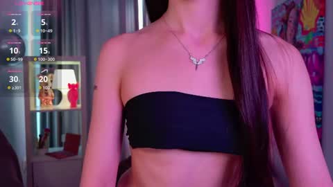 Chloe online show from July 17, 2026, 1:51 pm
