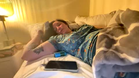 PeachyObsession online show from April 6, 2026, 3:15 am